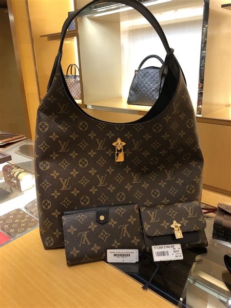 louis vuitton paris handbags price.